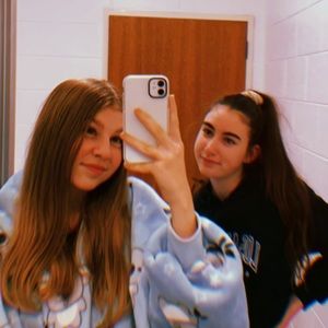 Meet your Posher, Alexandra